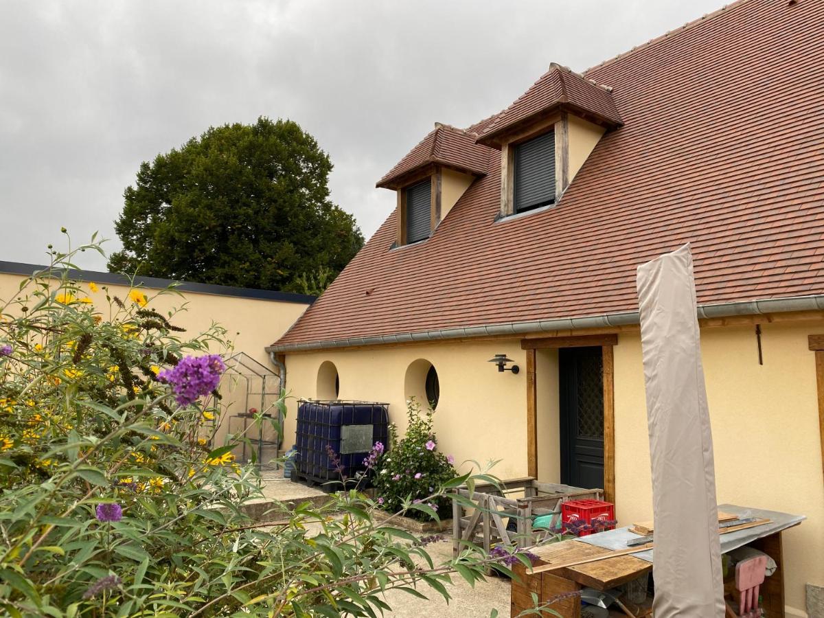 Room in Guest room - bed and breakfast in the countryside near Beauvais airport - Housity