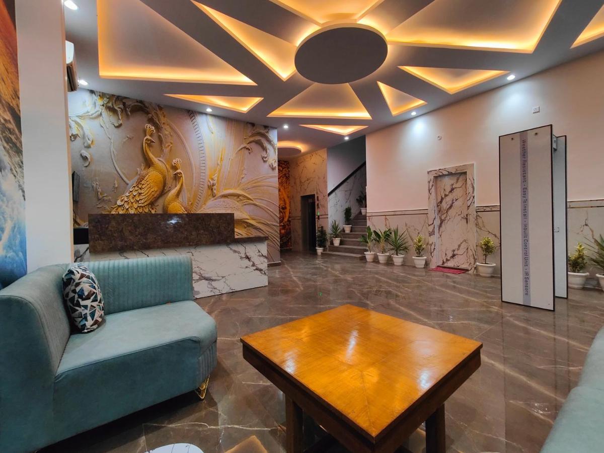 Hotel Ambience Suites - Housity