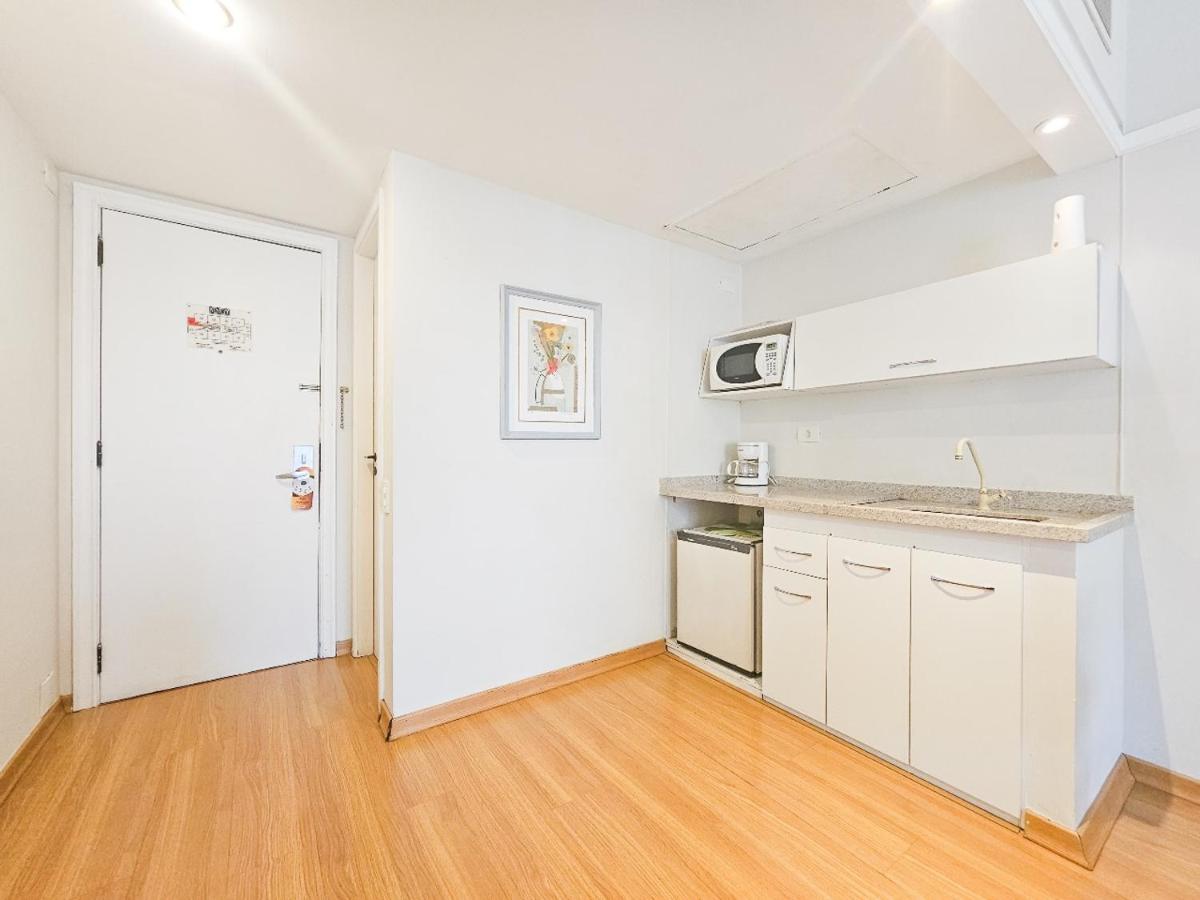 Flat Jardins com sauna e academia - Housity