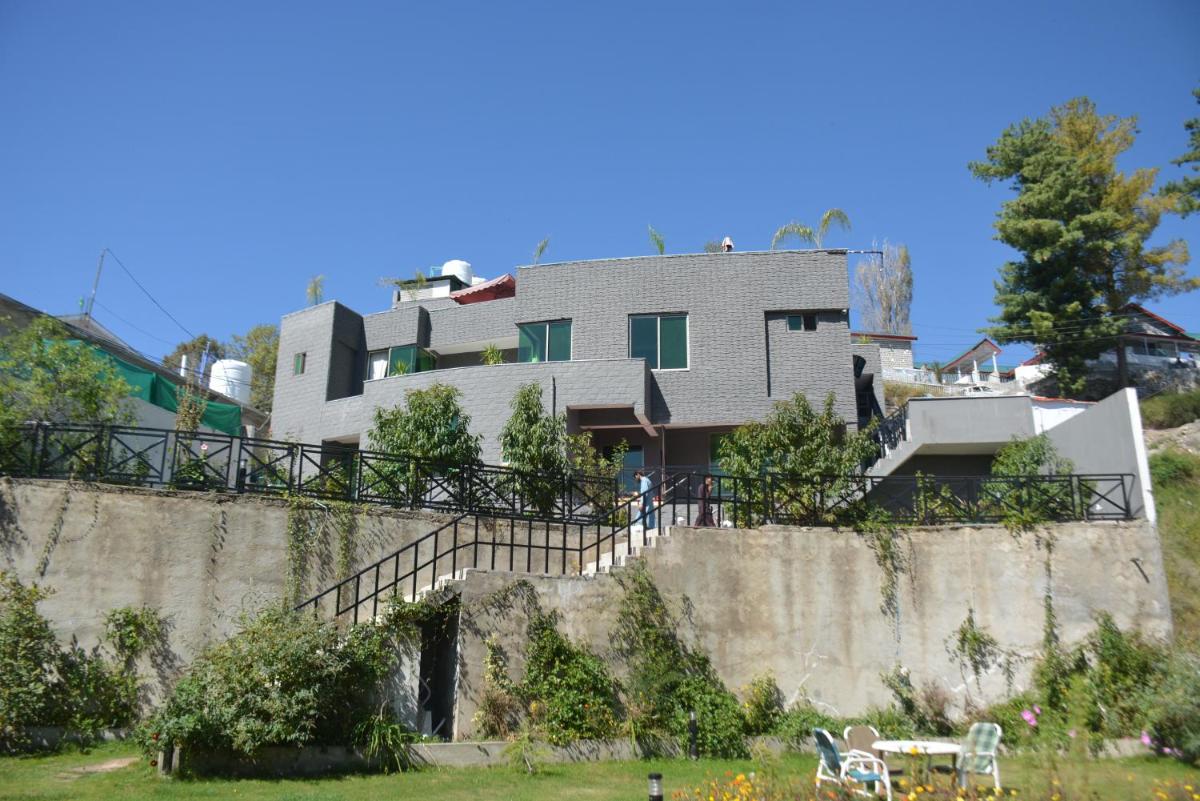 Sardar House, Nathia Gali by LMC - Housity