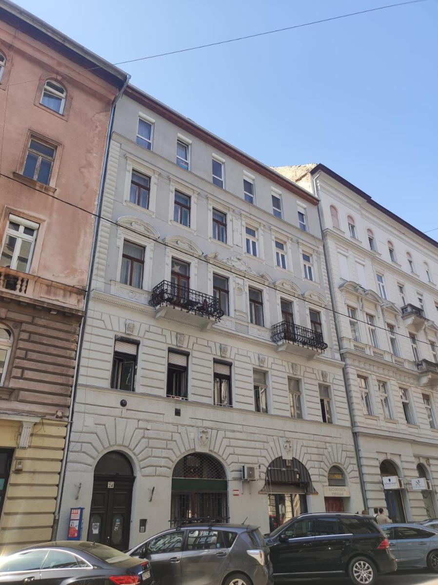 RYB Lofts Budapest - Housity