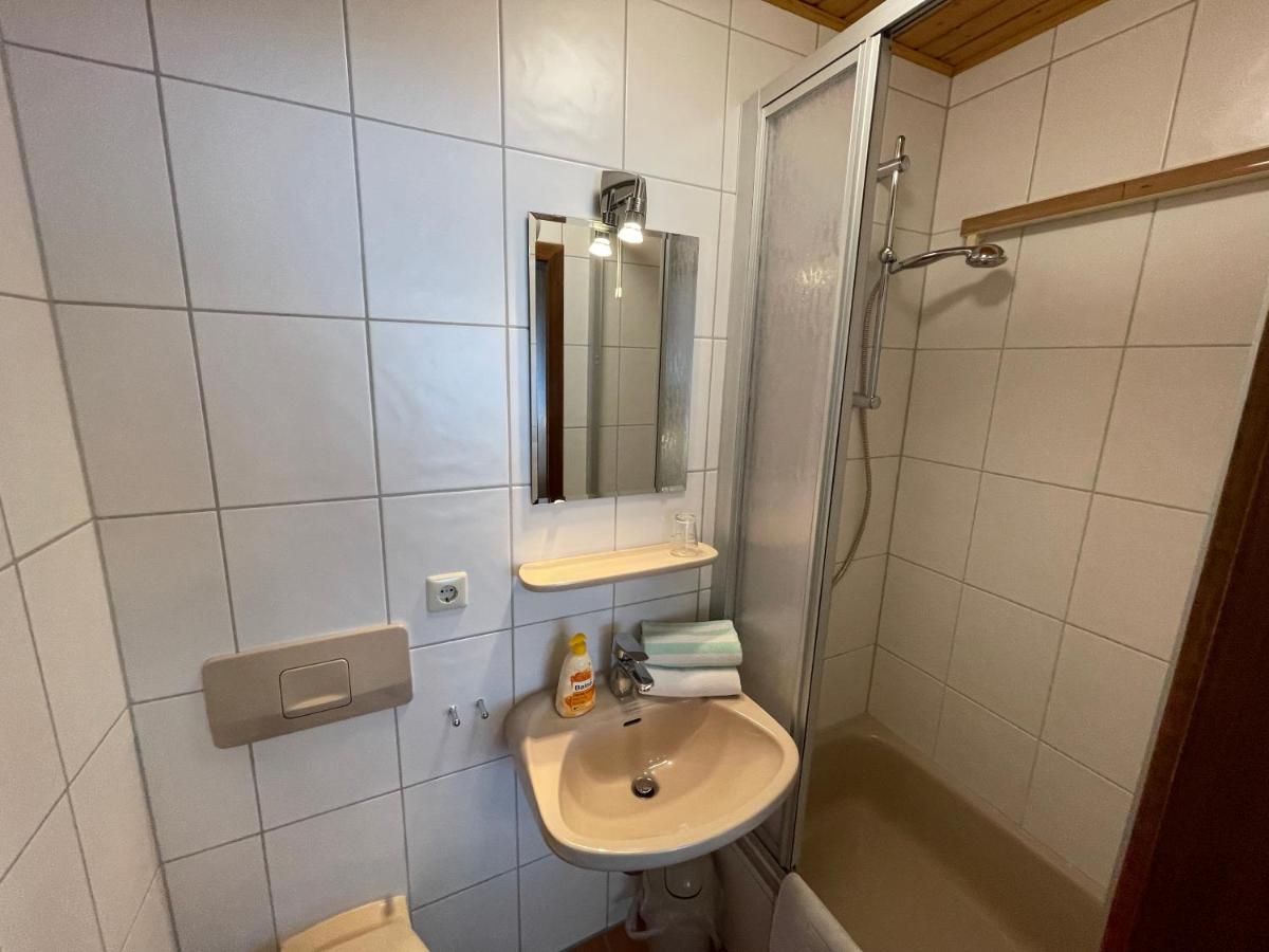 Ferienwohnungen Haus zur Linde - Housity