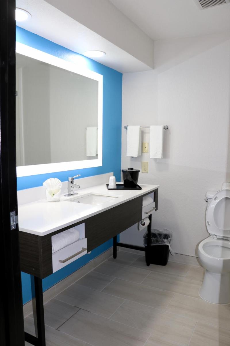 Quality Inn & Suites Buda - Housity