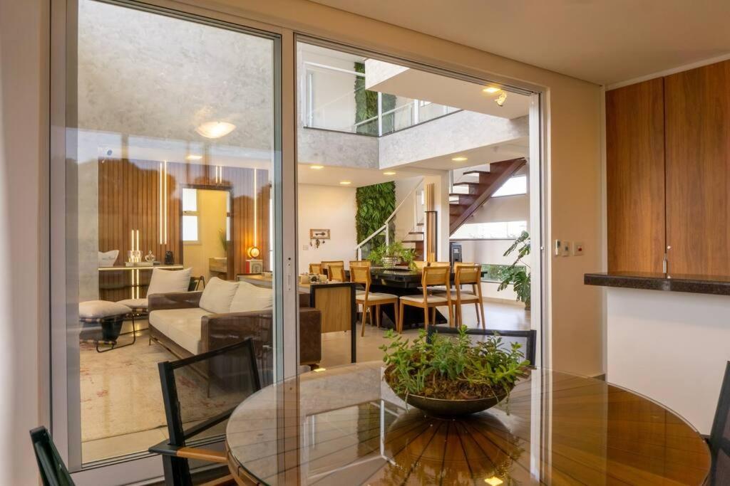 Casa alto padrão as margens da represa de Avaré. - Housity