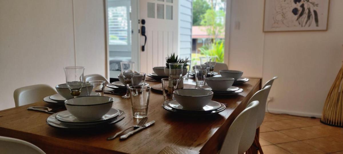 Family Getaway By The Lake - Housity