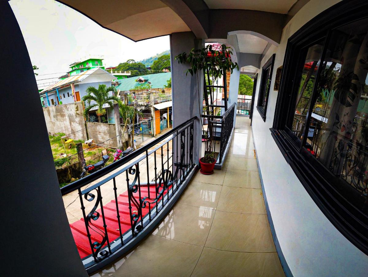 Suitetrails - Amparo's Tourist Inn - Coron