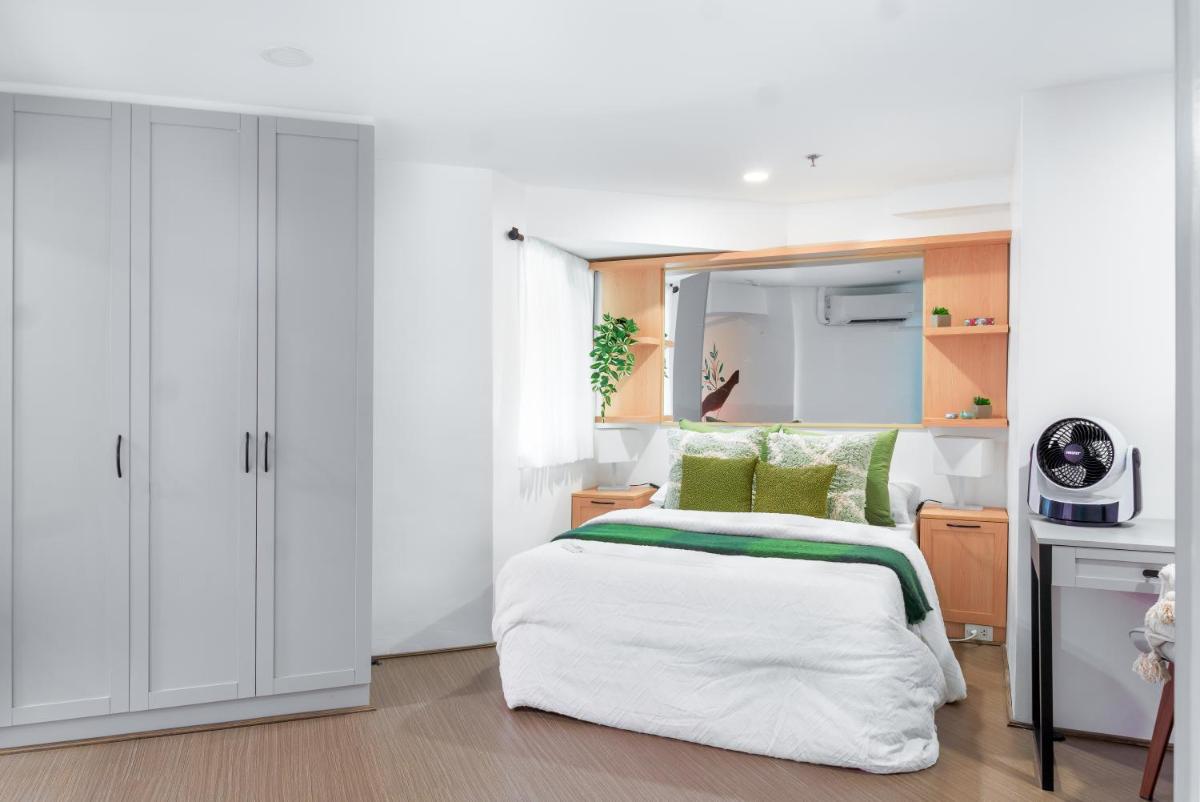 Chic Garden Green Oasis 1 Bd Heart of BGC - Housity