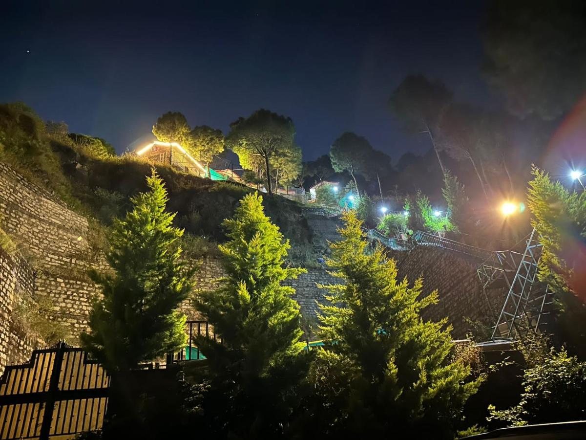 Popping Pines Resort - Housity