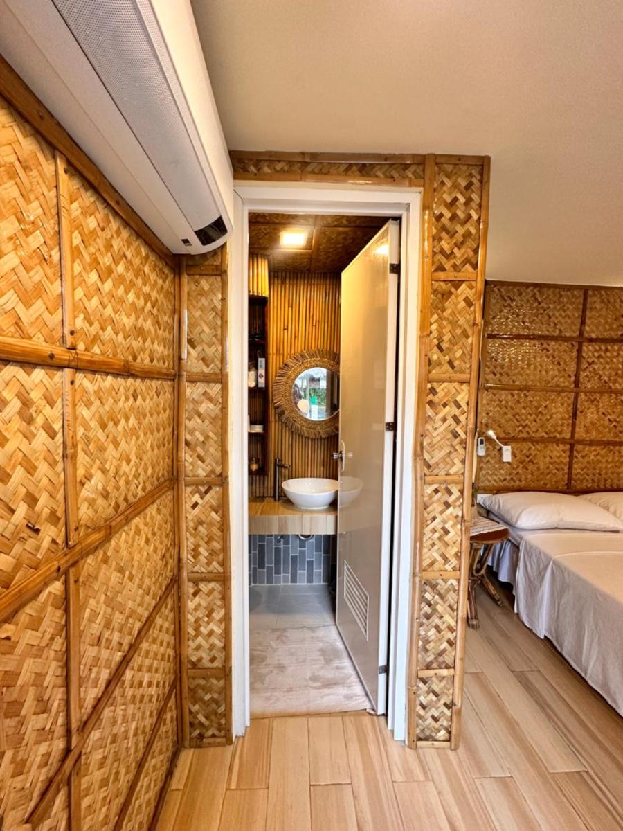 Bamboo House Beach Lodge & Restaurant - Hizvo