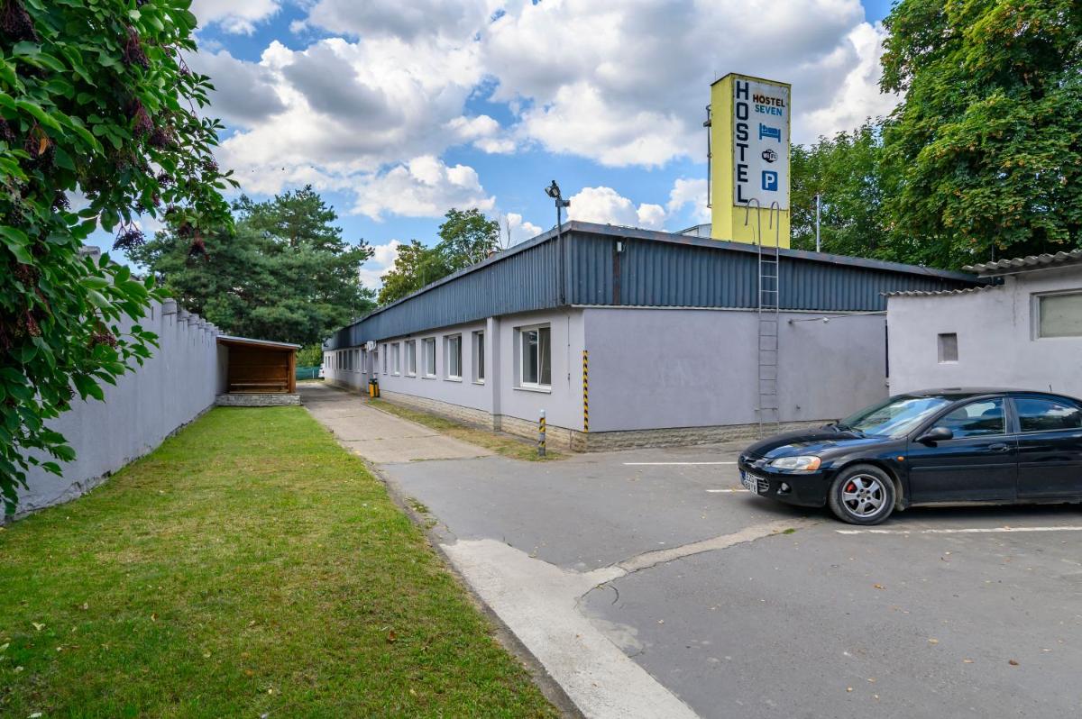 Hostel Seven - Housity