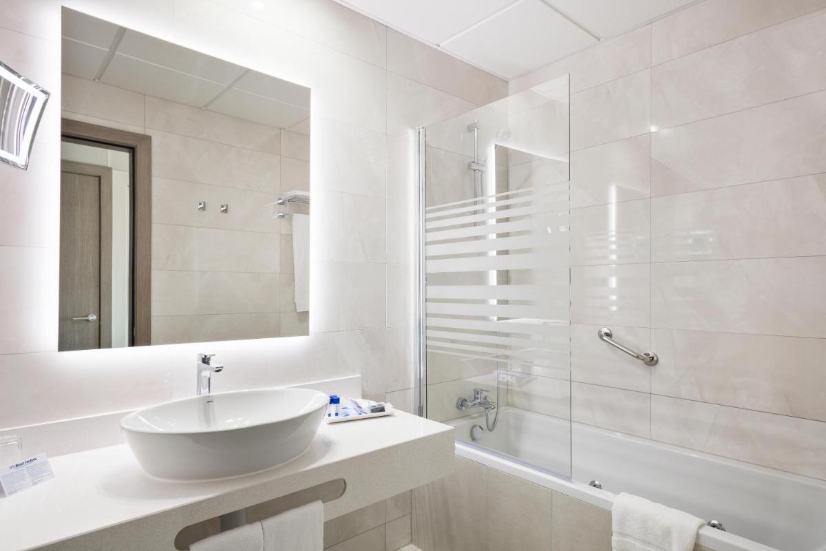 Un baño de Hotel Best Costa Ballena