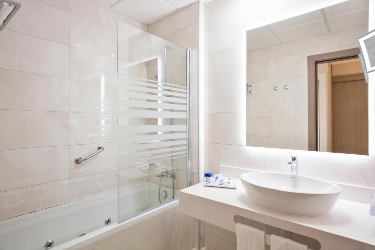 Un baño de Hotel Best Costa Ballena