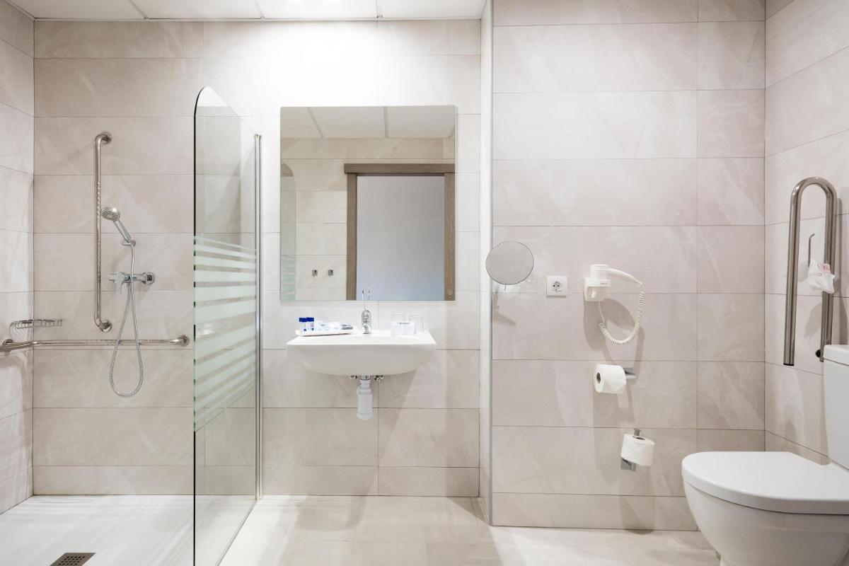 Un baño de Hotel Best Costa Ballena