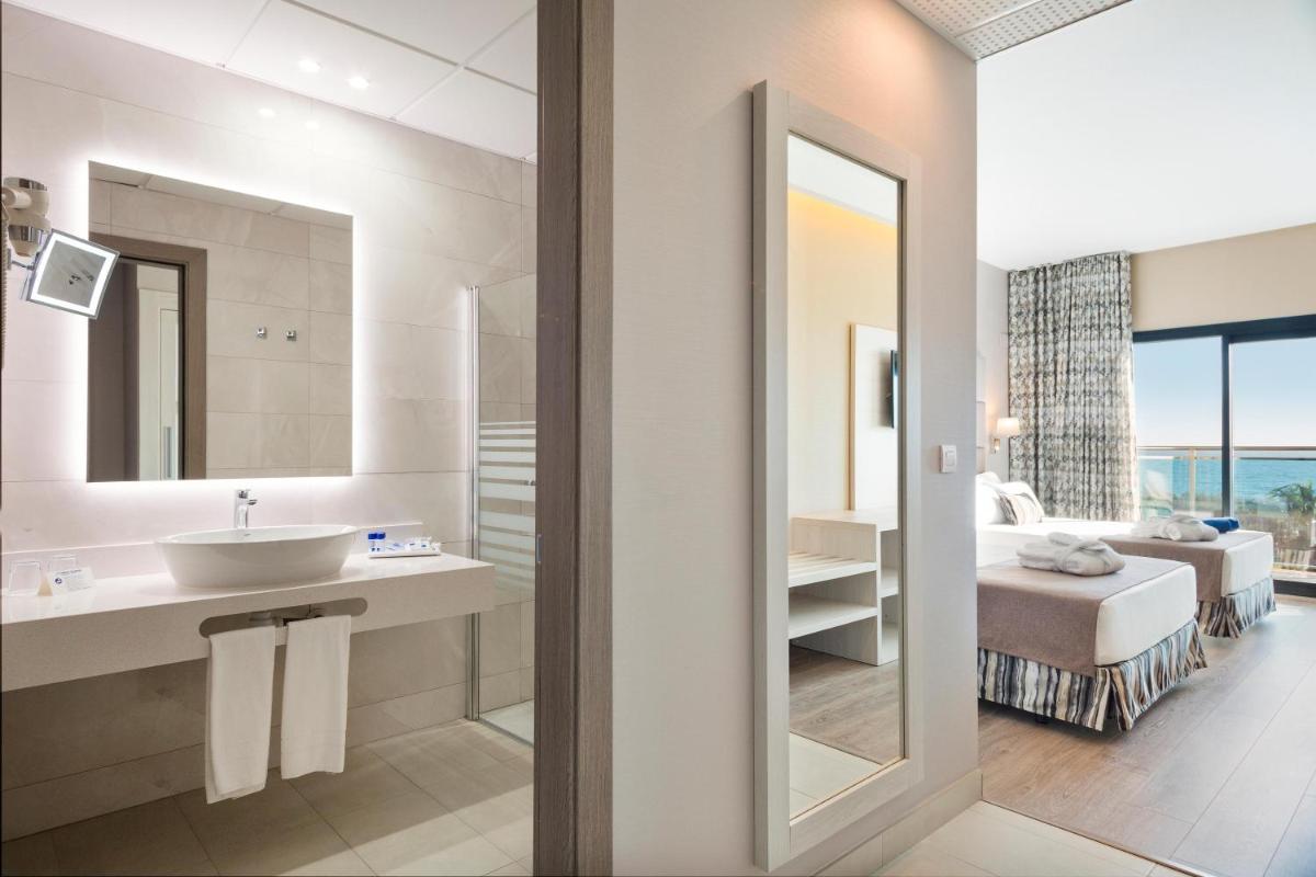 Un baño de Hotel Best Costa Ballena