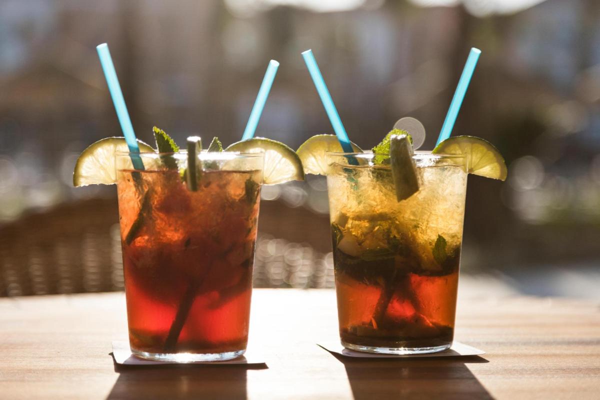 Bebidas en Hotel Best Costa Ballena