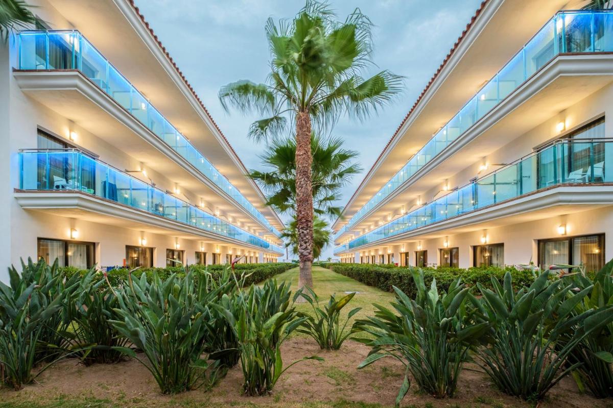 Jardín al aire libre en Hotel Best Costa Ballena