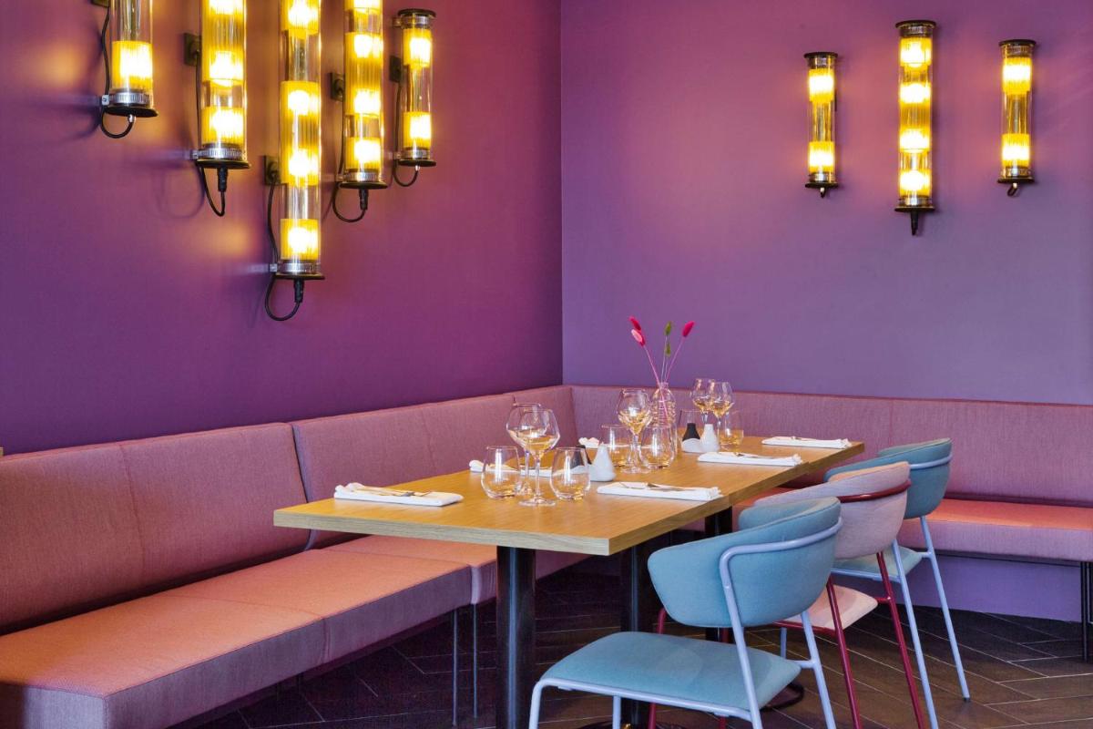 Coin salon dans l'établissement Aiden by Best Western Clermont-Ferrand Hotel & Spa