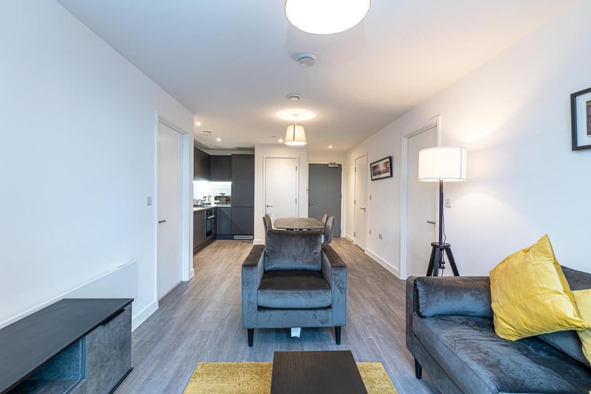 Insignia Apartments - Hizvo