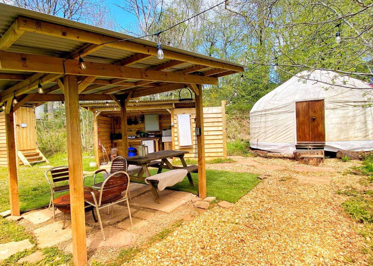 Luxury Yurts - Housity