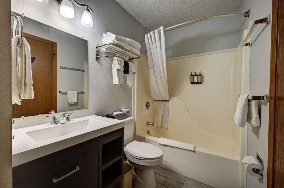 Super 8 by Wyndham Gardiner/Yellowstone Park Area - Housity