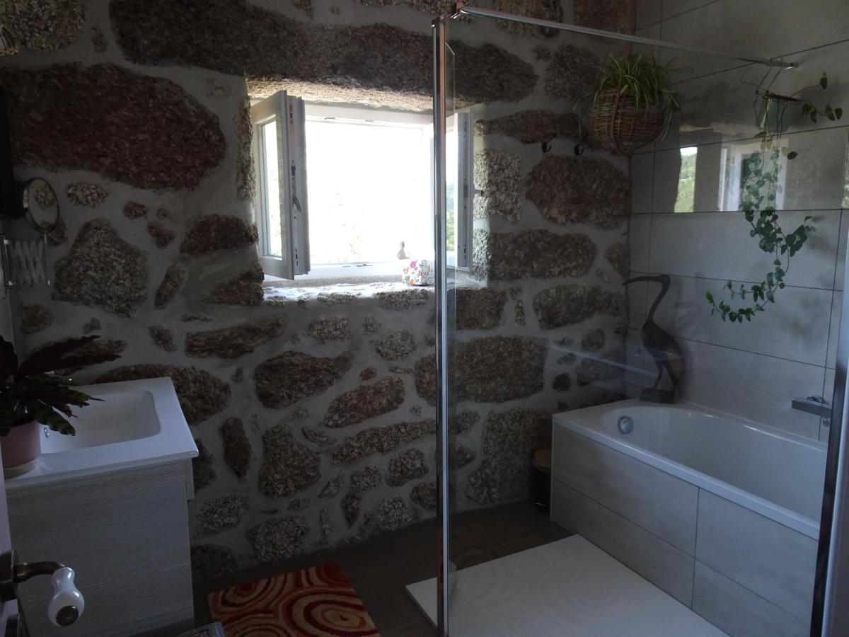 A CASA COM 2 PEREIRAS - Housity