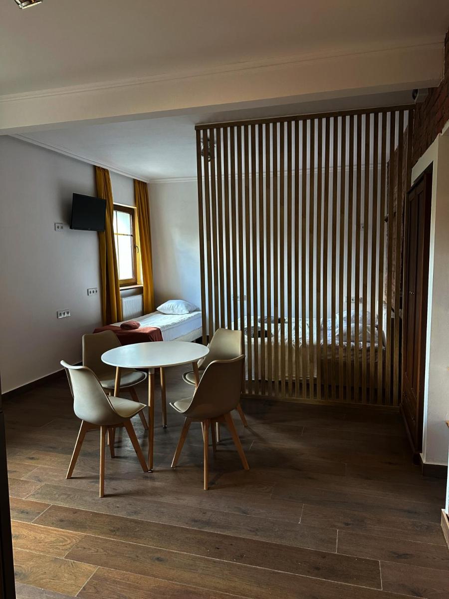Pokoje Gościnne Atelier - Housity