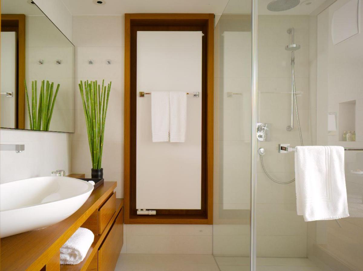 Ein Badezimmer in der Unterkunft RIVA - Das Hotel am Bodensee