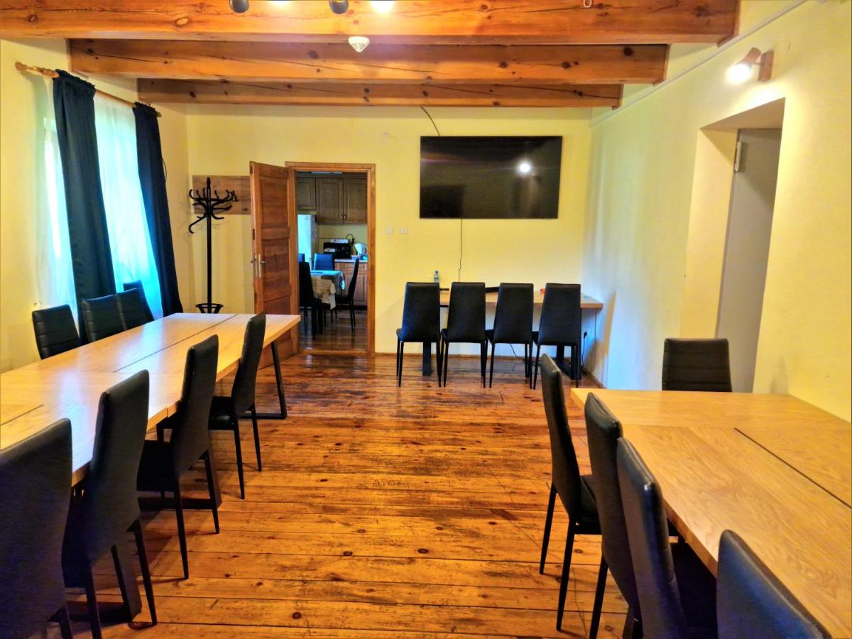 Hostel Domek Ogrodnika przy Muzeum w Przeworsku Zespole Pałacowo - Parkowym - Housity
