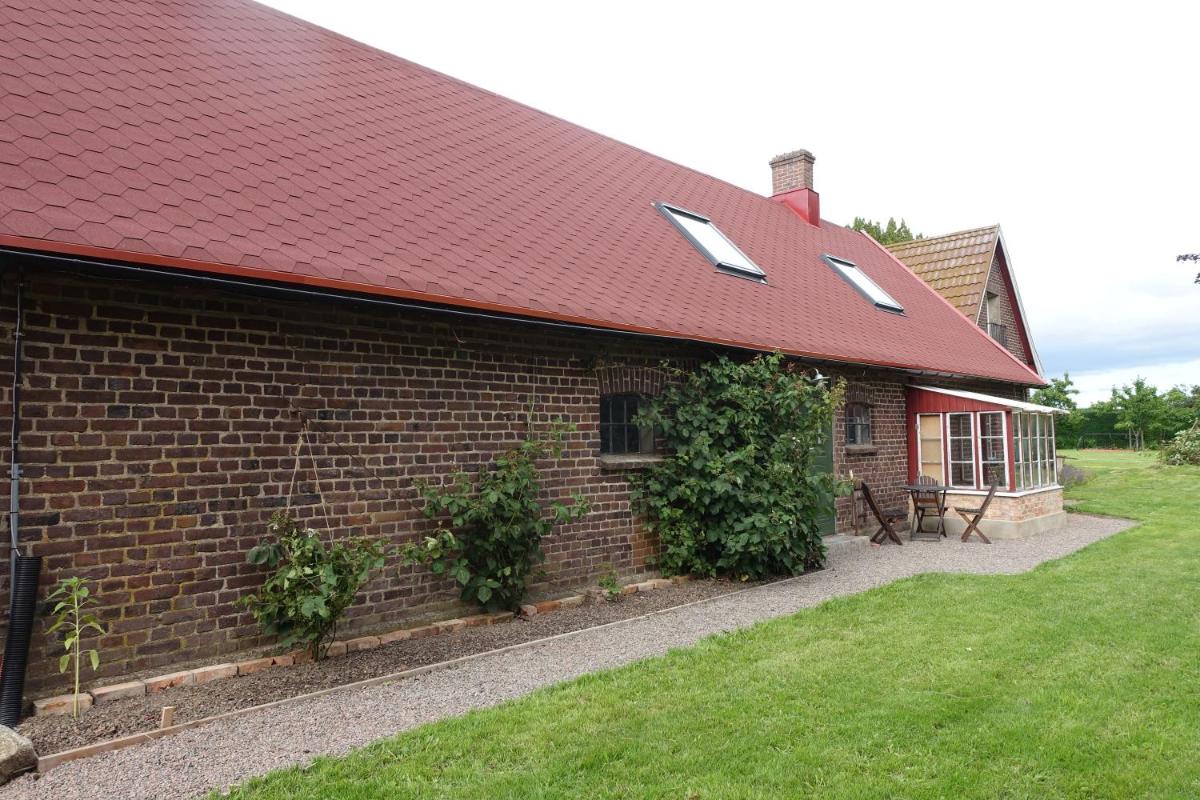 Suitetrails - Attic apartment on countryside