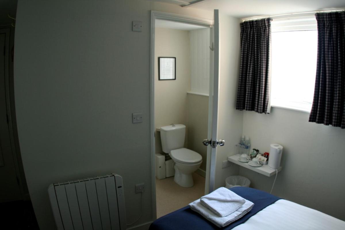 Royal London Yacht Club - Housity
