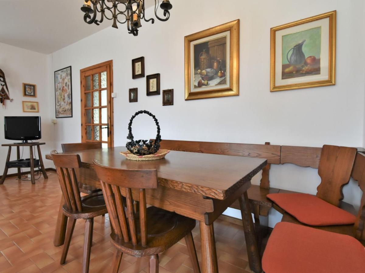 Chalet Chalet Elda by Interhome - Housity