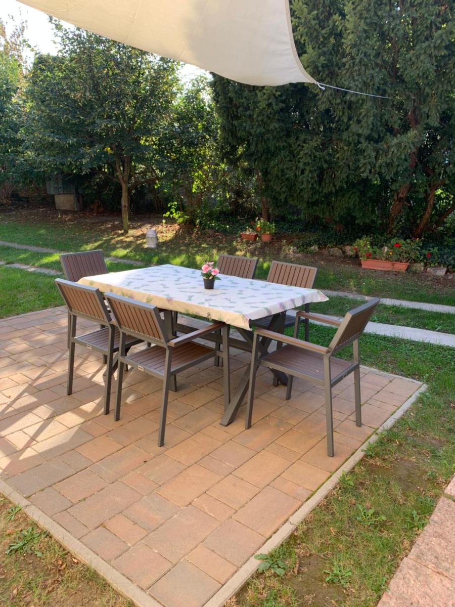 Ica Vendégház - Housity