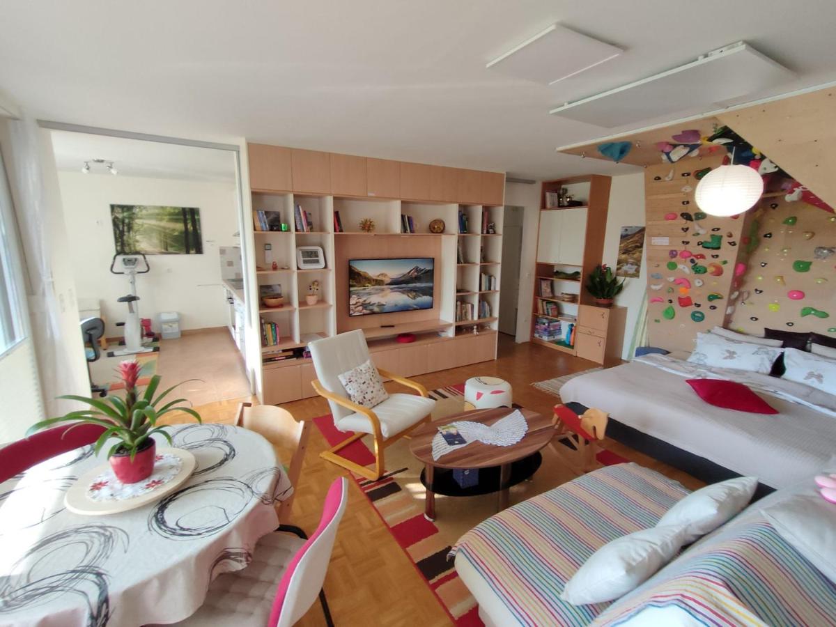 Apartma Velesa - Housity