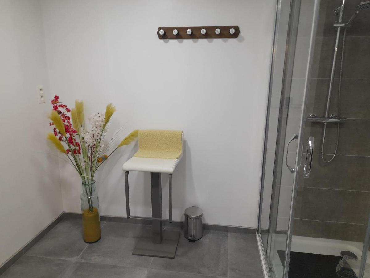 Chez Francis - Housity