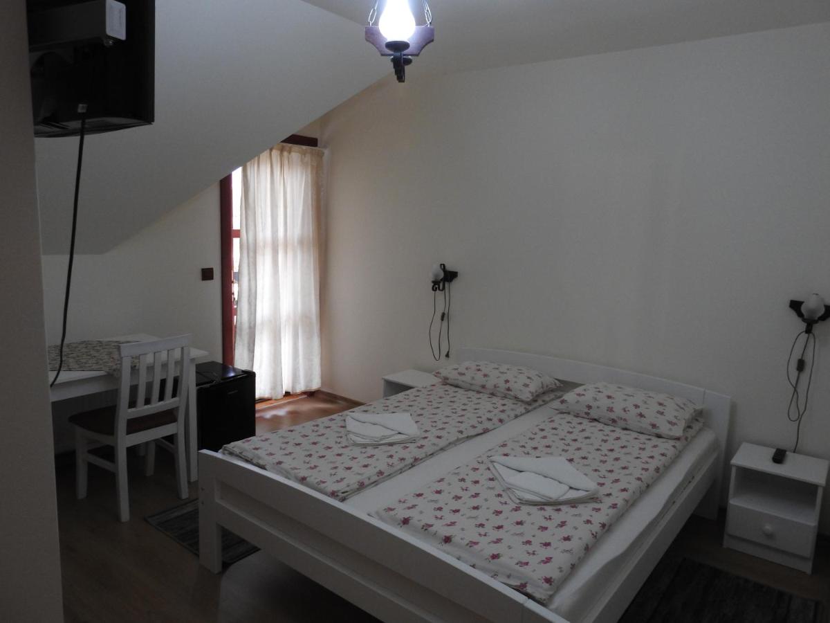 Skigyimes Guesthouse - Housity