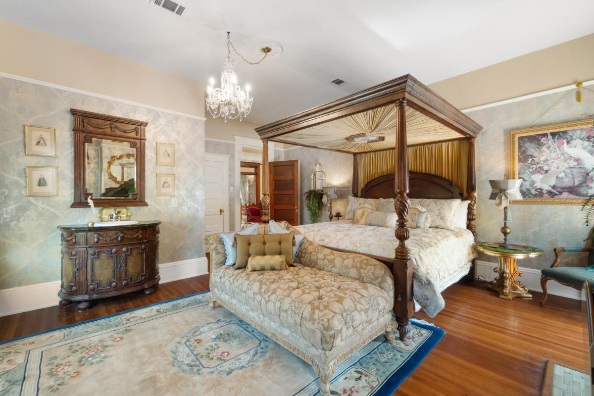 Ross Mansion Bed & Breakfast - Housity