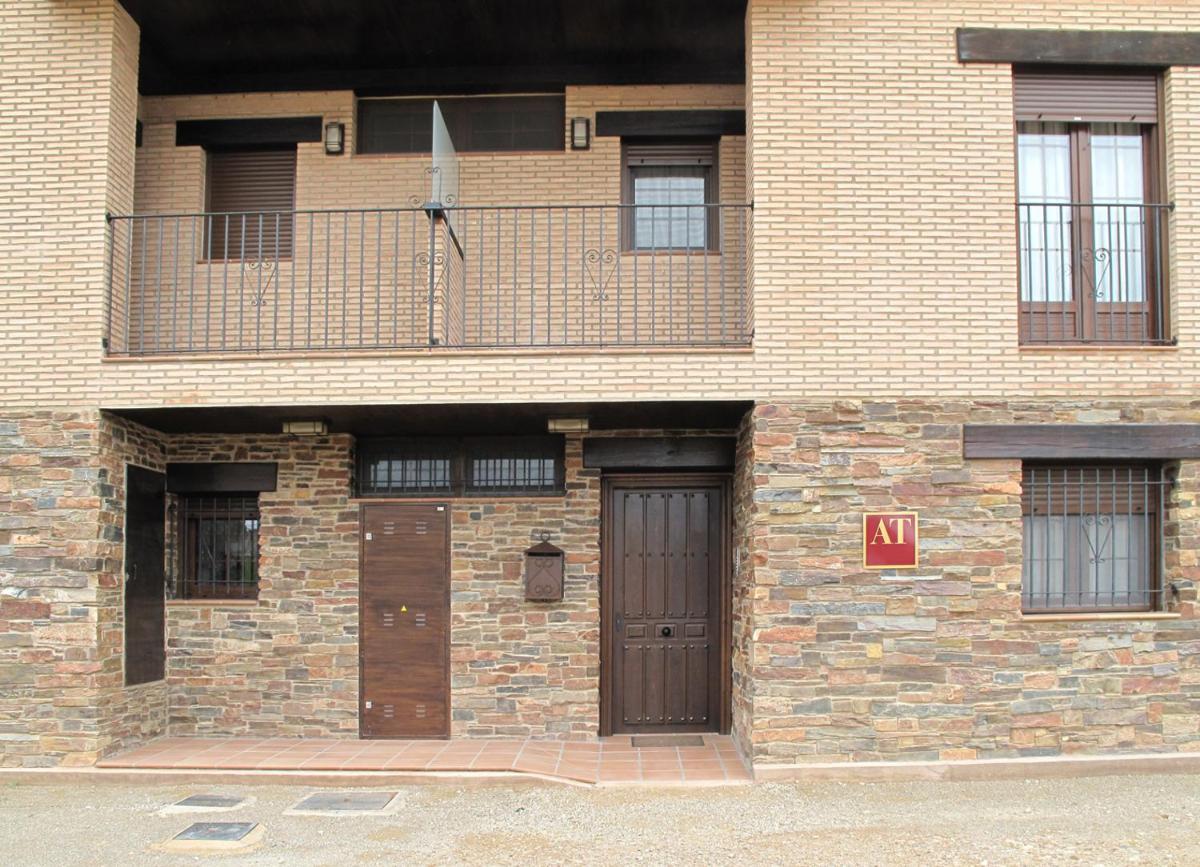 Apartamentos Artigot - Housity