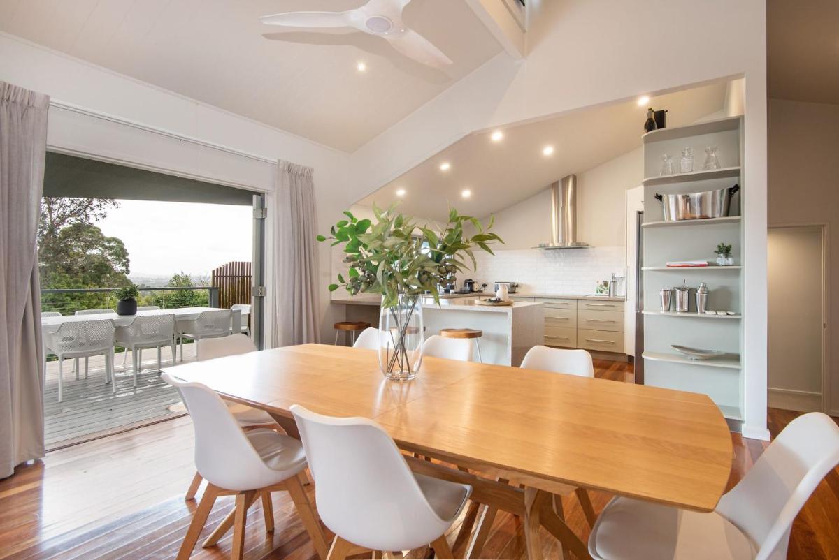 Mt Martha Escape with Spa and Views - Housity