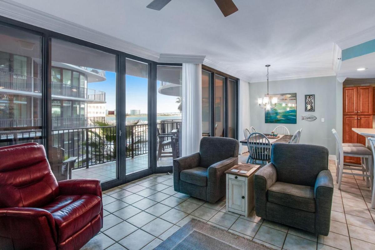 Phoenix On Bay II 2310 - Housity