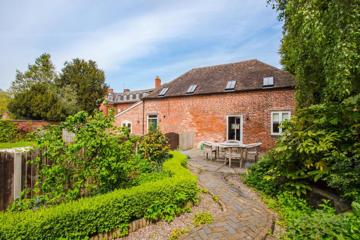St Johns House Lichfield - Housity