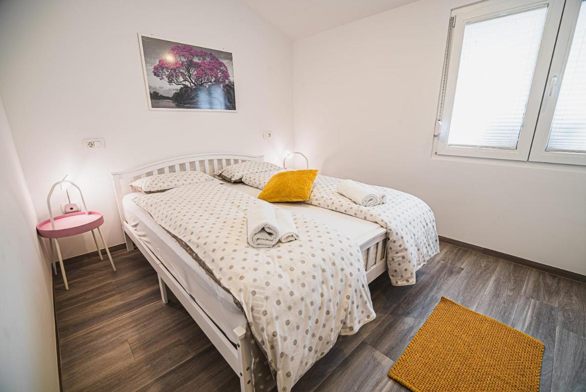 Suitetrails - Gotar Apartment with Garden