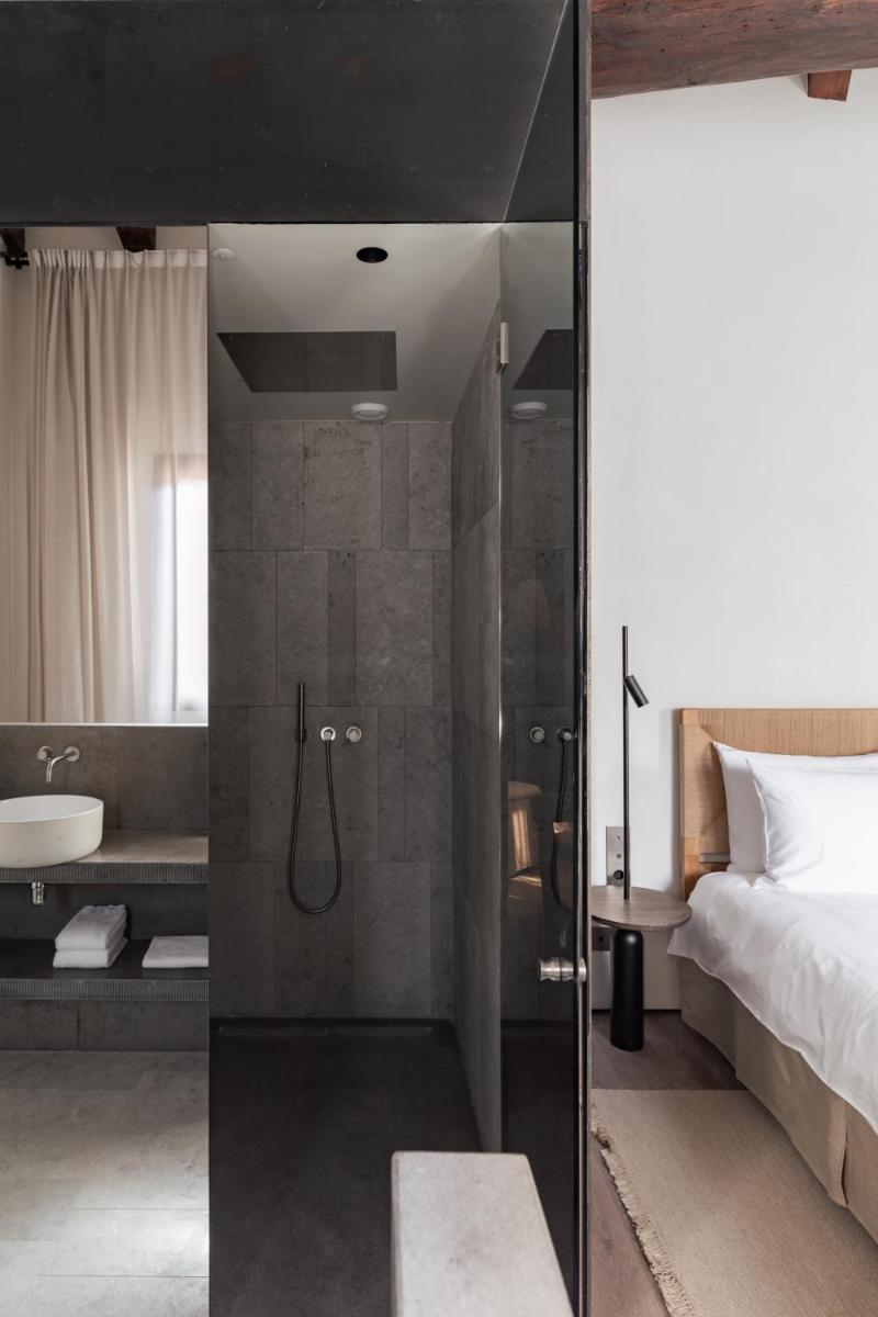 Un baño de Nobis Hotel Palma, a Member of Design Hotels