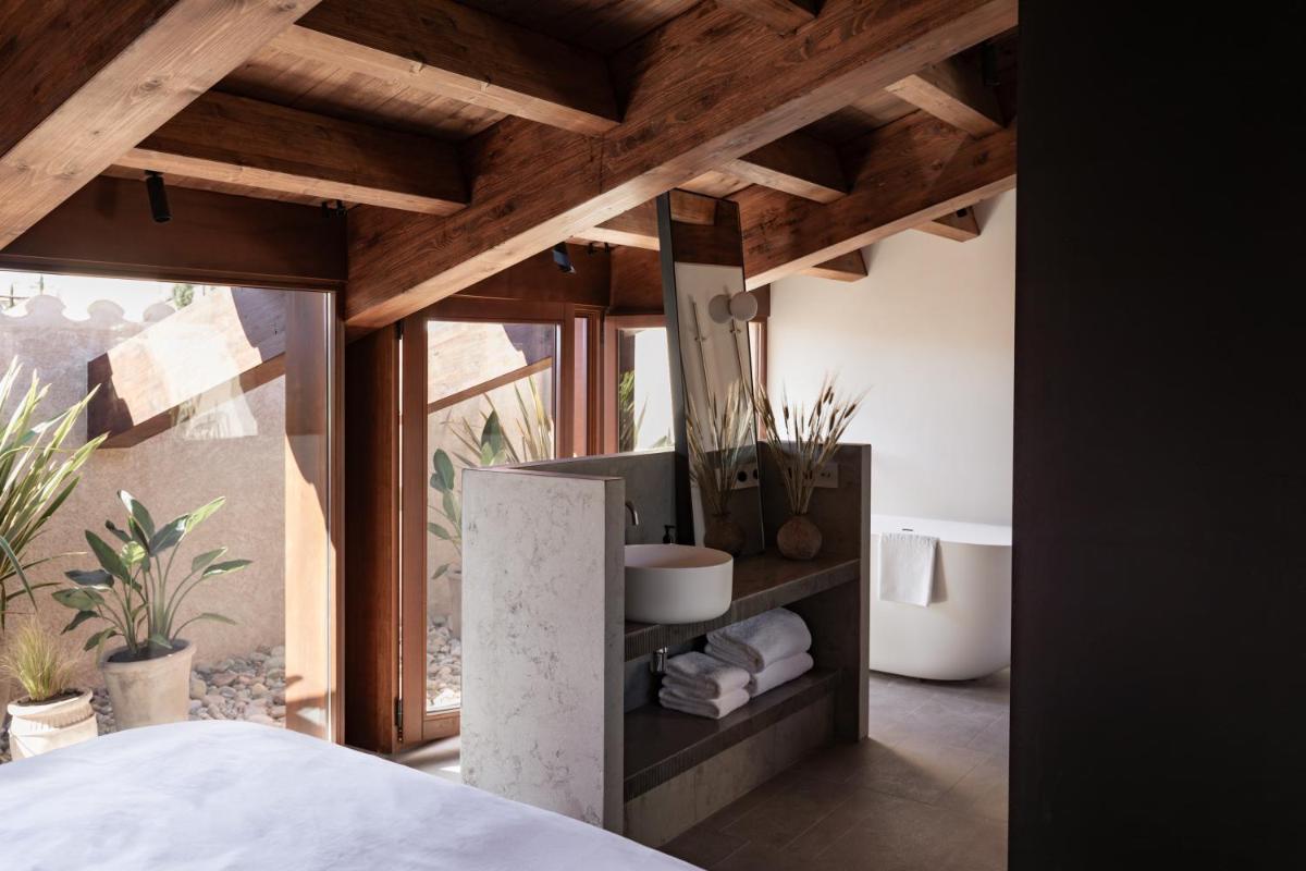 Cama o camas de una habitación en Nobis Hotel Palma, a Member of Design Hotels