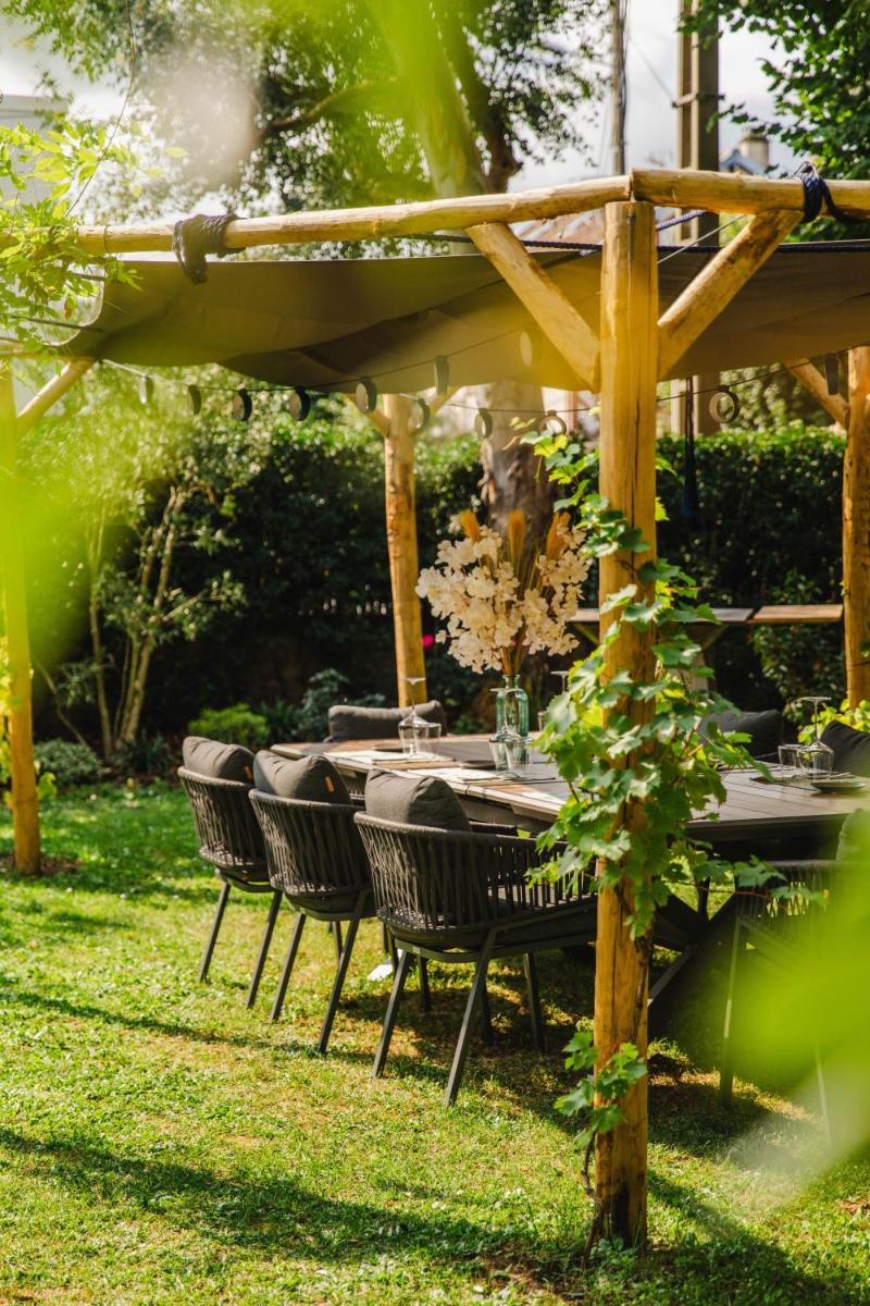 Jardin de l'établissement Le Castel Cabourg hôtel & SPA- Restaurant La Calypso