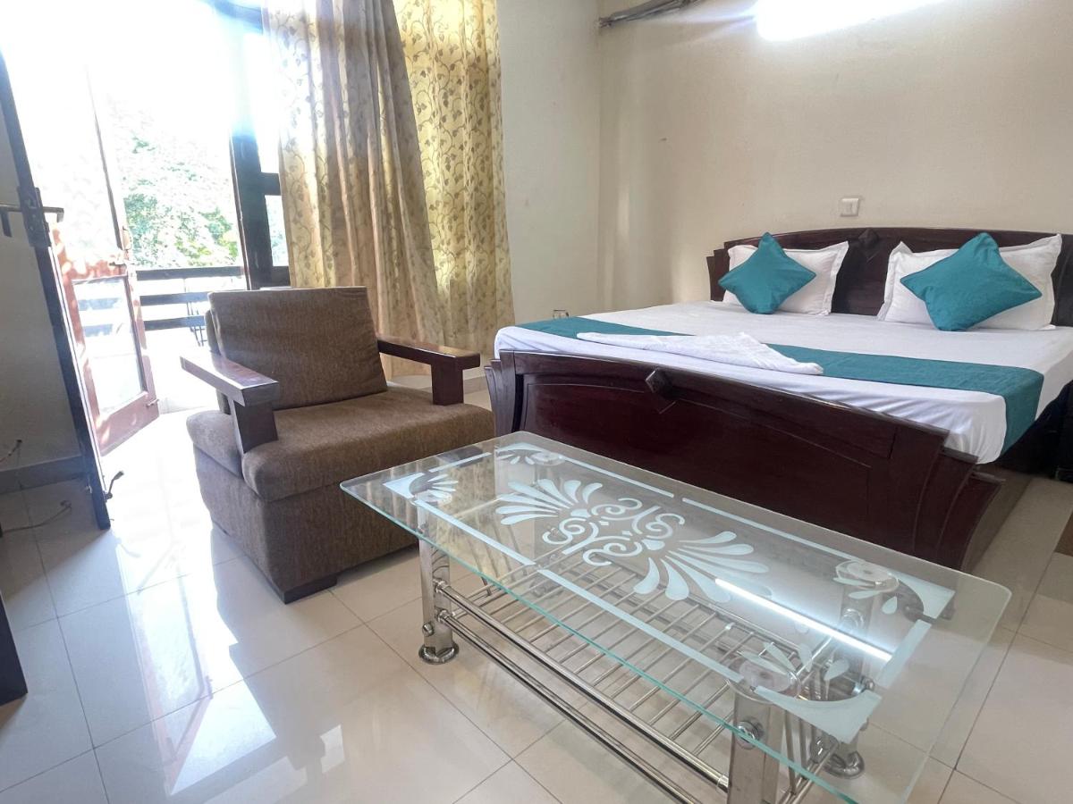 Aadi's Residency - Housity