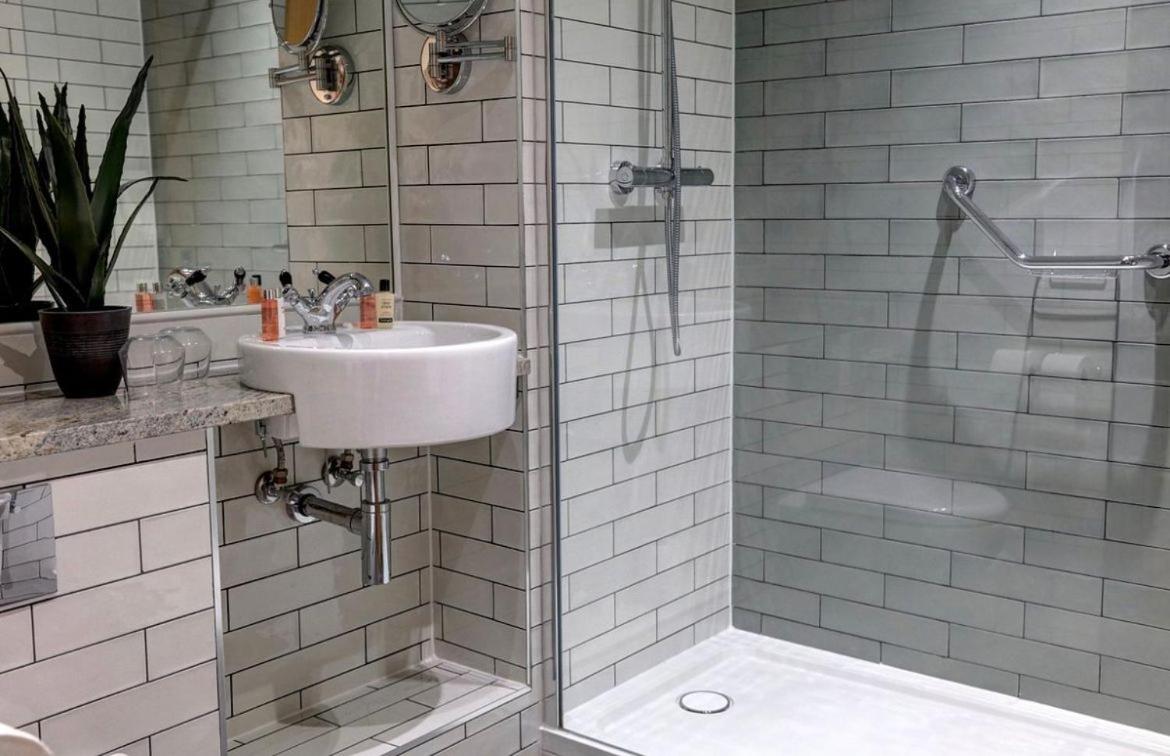 The New Hobbit Hotel Rooms - Housity