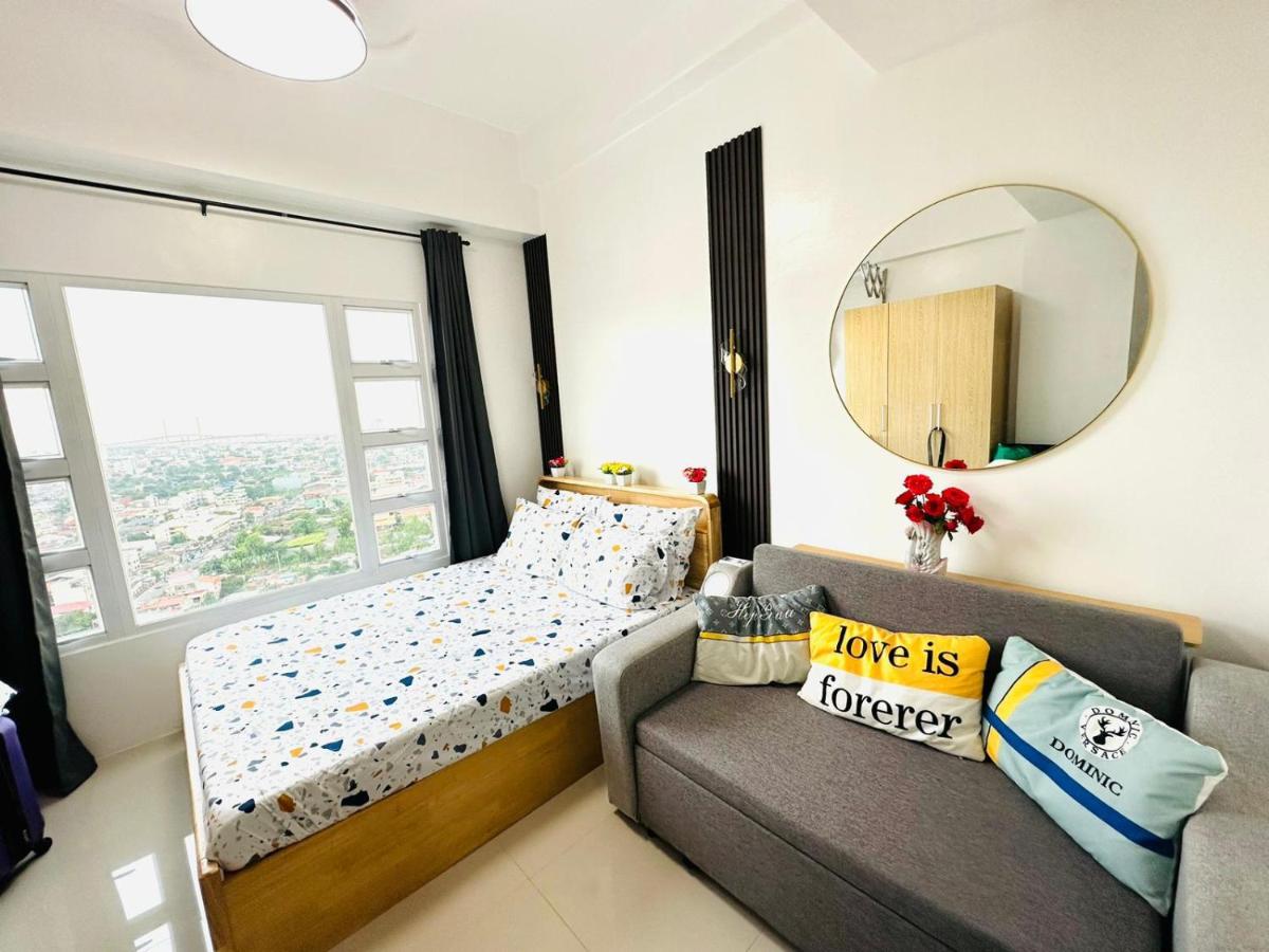 Group-Friendly Cebu Condo with Mall Access - Housity