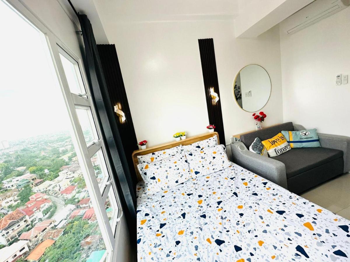 Group-Friendly Cebu Condo with Mall Access - Housity