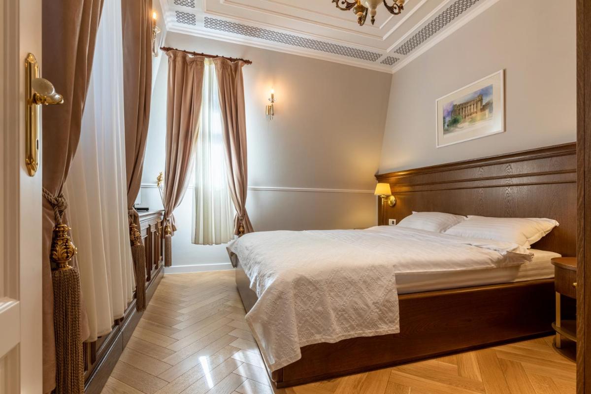 Templum Clava - Housity
