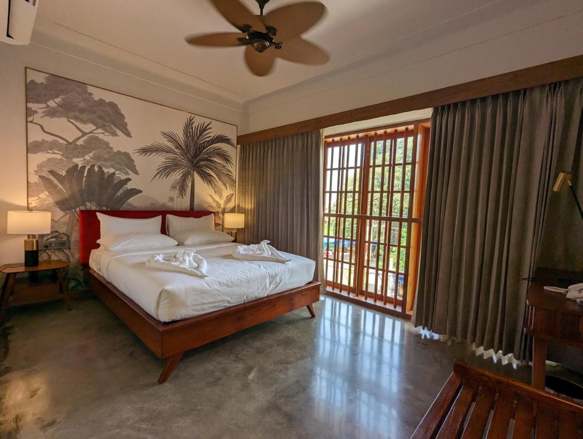 Prasanthi Hotel - Housity